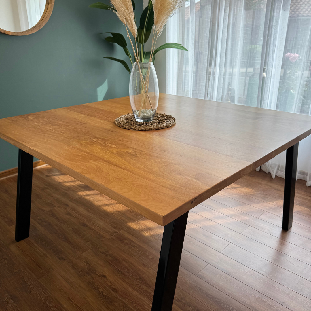 Mesa Venecia Cuadrada Lenga