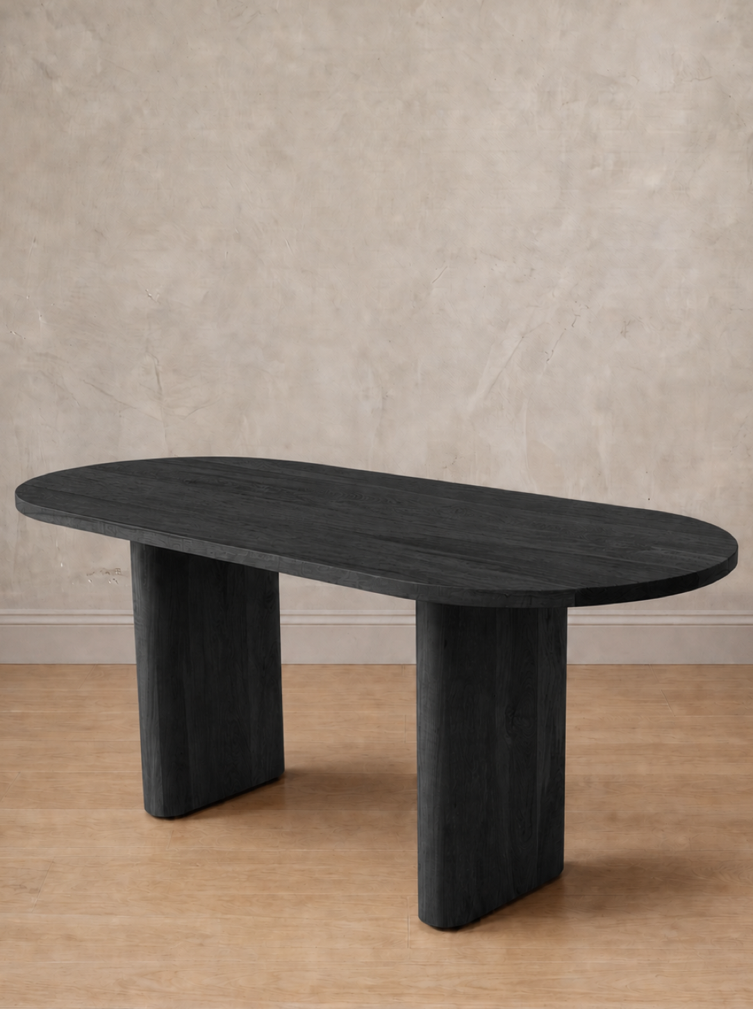 Mesa ovalada Remanso, tono negro, comedor.