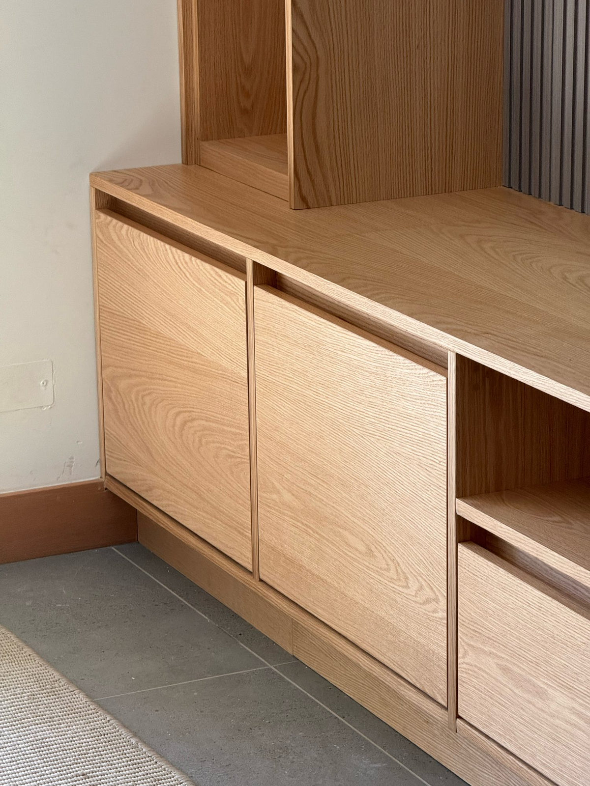 Mueble de TV y repisas a medida, proyecto entregado, foto 5 - Santino Design