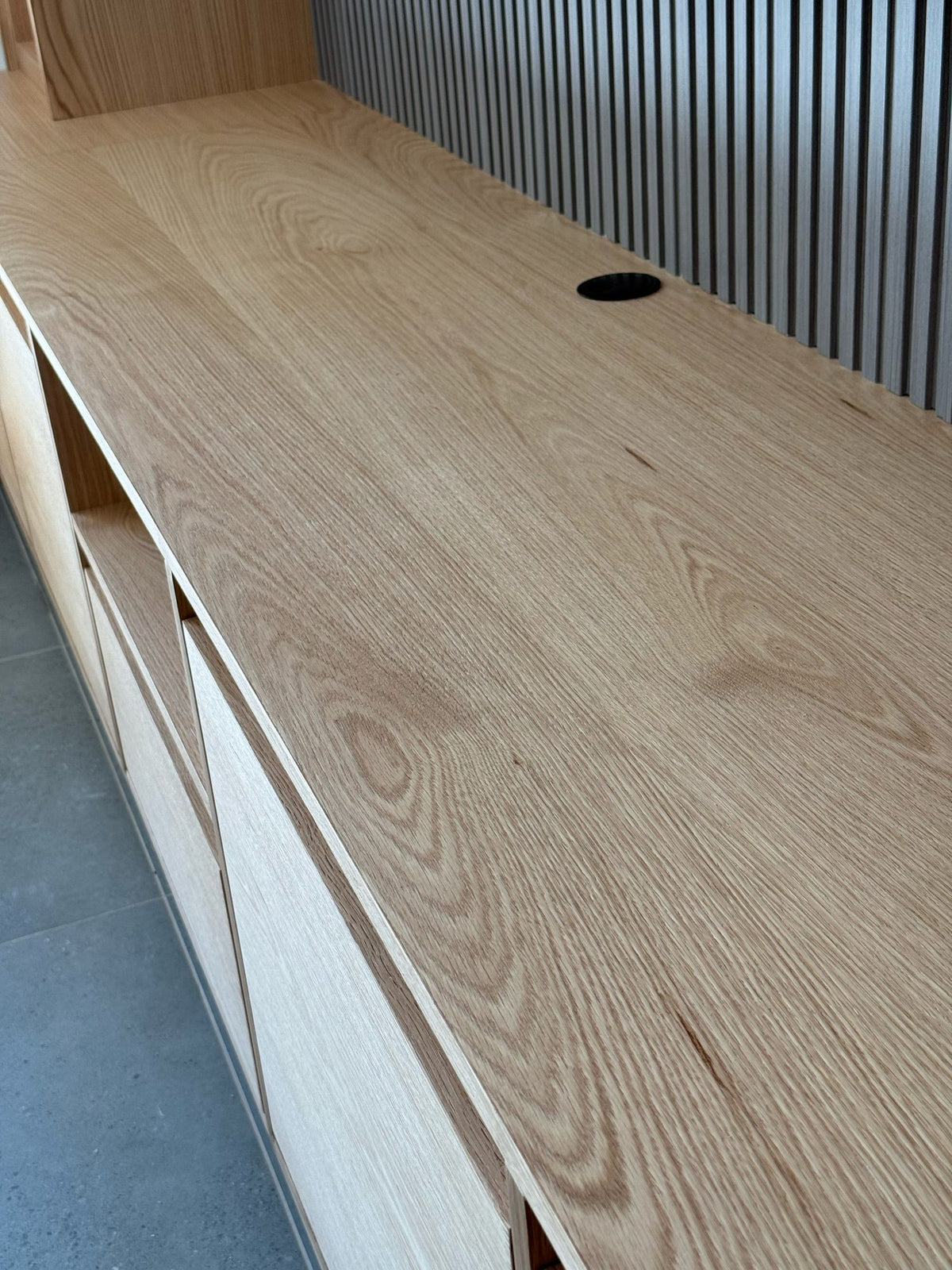 Mueble de TV y repisas a medida, proyecto entregado, foto 6 - Santino Design